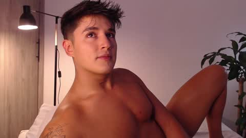 Snapshot of angelcossio chatting on 12/24/24, 07:22 Angel online show from 12/24/24, 07:22