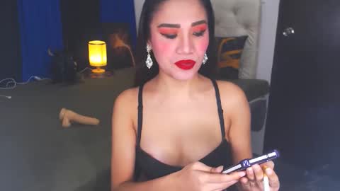 Snapshot of angelcumfallen chatting on 01/11/25, 12:18 Angel online show from 01/11/25, 12:18