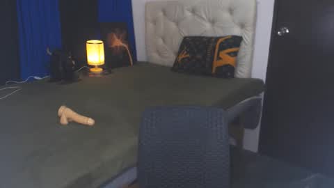Snapshot of angelcumfallen chatting on 01/12/25, 03:57 Angel online show from 01/12/25, 03:57