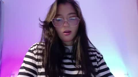 Snapshot of angeldusttt5 chatting on 02/11/26, 01:21 Valentina online show from 02/11/26, 01:21