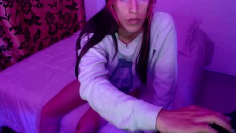 angele online show from 02/05/25, 05:09