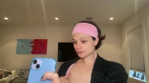 angeleleven11 online show from 12/16/25, 10:26