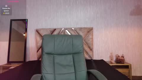 Snapshot of angeles_azul chatting on 10/03/25, 01:30 angel online show from 10/03/25, 01:30