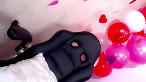 Snapshot of angeles_bust chatting on 02/15/25, 12:22 angeles_bust online show from 02/15/25, 12:22