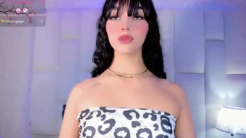 Snapshot of angeles_bust chatting on 10/28/25, 08:11 angeles_bust online show from 10/28/25, 08:11