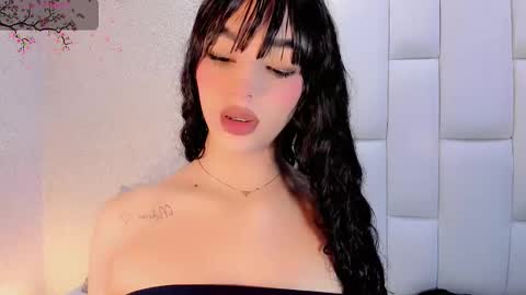 Snapshot of angeles_bust chatting on 12/13/25, 08:58 angeles_bust online show from 12/13/25, 08:58