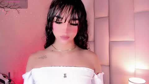 Snapshot of angeles_bust chatting on 02/27/26, 09:15 angeles_bust online show from 02/27/26, 09:15