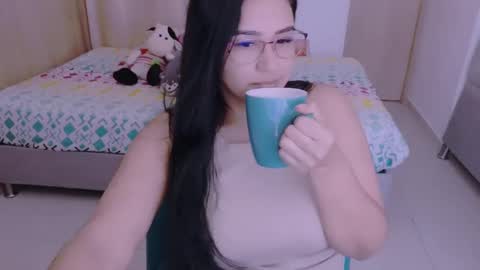 Snapshot of angeleslinda chatting on 12/10/24, 07:43 anastasia online show from 12/10/24, 07:43