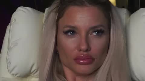 Snapshot of angeleyesblue25 chatting on 02/02/26, 04:38 annita online show from 02/02/26, 04:38