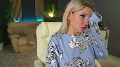 Snapshot of angeleyesblue25 chatting on 02/17/26, 06:14 annita online show from 02/17/26, 06:14