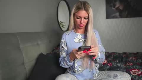 Snapshot of angeleyesblue25 chatting on 02/26/26, 06:18 annita online show from 02/26/26, 06:18