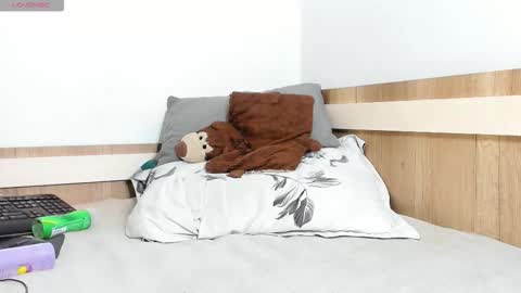 Snapshot of angelfrank chatting on 03/14/26, 06:57 Frankie online show from 03/14/26, 06:57