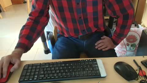 Snapshot of angelgarcia269 chatting on 05/25/26, 12:00 angelgarcia269 online show from 05/25/26, 12:00