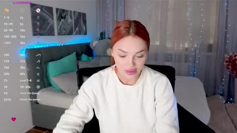 Snapshot of angeli_eyes chatting on 09/12/25, 11:21 Ksenia online show from 09/12/25, 11:21