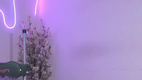 Carolina online show from 02/09/25, 01:11