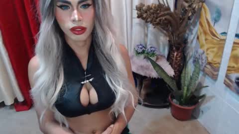 DIVINE ANGEL online show from 02/08/25, 08:09