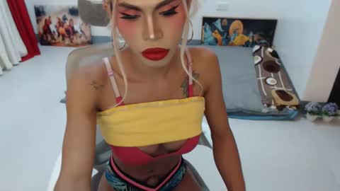 DIVINE ANGEL online show from 10/20/25, 06:47