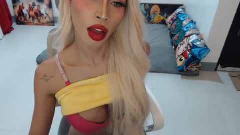 DIVINE ANGEL online show from 11/26/25, 01:39