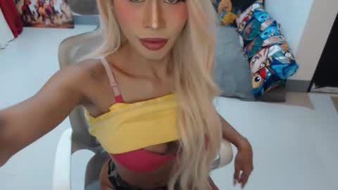 DIVINE ANGEL online show from 12/19/25, 09:16