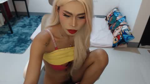 DIVINE ANGEL online show from 02/12/26, 02:17