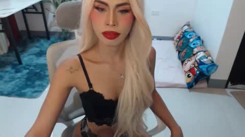 DIVINE ANGEL online show from 02/15/26, 09:08