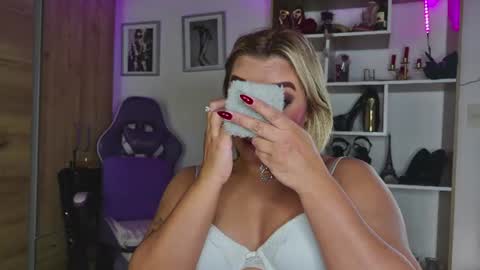Snapshot of angelica_sparks chatting on 07/14/26, 12:13 Angelica Sparks online show from 07/14/26, 12:13