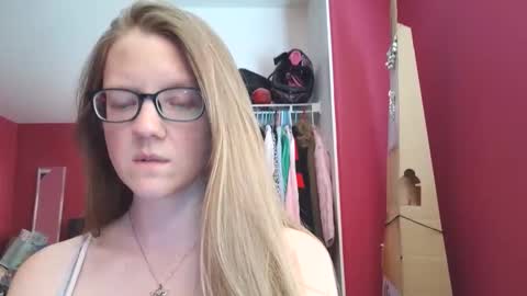 AngelicAngel online show from 04/16/26, 07:25