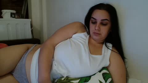 Snapshot of angelicbabexxx chatting on 01/27/25, 05:37 Angela online show from 01/27/25, 05:37