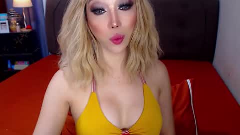 MS. AMALIA online show from 12/20/25, 04:41