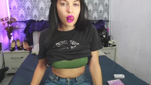 Snapshot of angelika_rouge chatting on 09/19/25, 03:56 Angelika Rouge online show from 09/19/25, 03:56