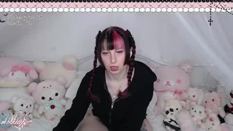 lillian online show from 06/10/26, 02:01