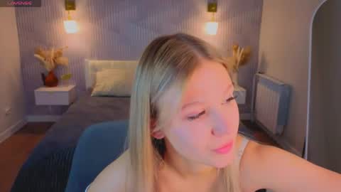Snapshot of angelina_becker chatting on 05/14/26, 01:12 Angelina online show from 05/14/26, 01:12