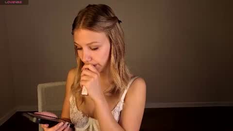 Snapshot of angelina_becker chatting on 06/20/26, 12:58 Angelina online show from 06/20/26, 12:58