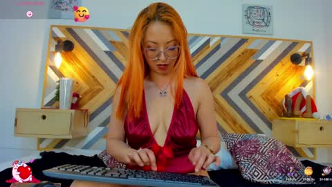 Snapshot of angelina_blanc chatting on 12/05/24, 06:22 Angelina Blanc online show from 12/05/24, 06:22