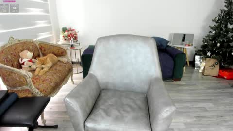 angelina_class_7 online show from 12/24/24, 03:26