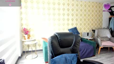 angelina_class_7 online show from 04/23/26, 01:02