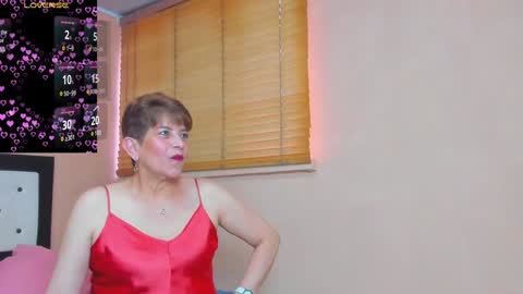 Snapshot of angelina_stone_65 chatting on 01/11/25, 09:46 Angelina online show from 01/11/25, 09:46