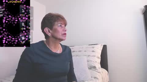Snapshot of angelina_stone_65 chatting on 02/05/25, 09:50 Angelina online show from 02/05/25, 09:50