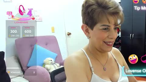 Snapshot of angelina_stone_65 chatting on 09/20/25, 11:28 Angelina online show from 09/20/25, 11:28