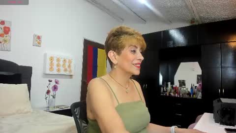 Snapshot of angelina_stone_65 chatting on 07/08/26, 11:53 Angelina online show from 07/08/26, 11:53