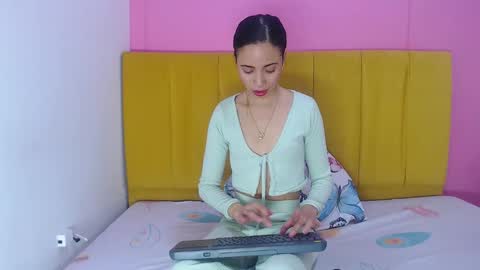 Snapshot of angelinabrookcm101 chatting on 12/08/24, 10:03 Angelina Brook online show from 12/08/24, 10:03