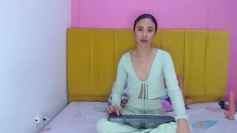 Snapshot of angelinabrookcm101 chatting on 12/09/24, 01:29 Angelina Brook online show from 12/09/24, 01:29