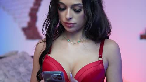 Snapshot of angelinagia chatting on 12/07/24, 04:09 Angelina online show from 12/07/24, 04:09
