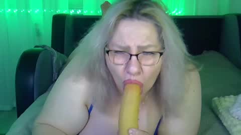 Snapshot of angelinaglam chatting on 05/28/26, 07:11 AngelinaGlam online show from 05/28/26, 07:11