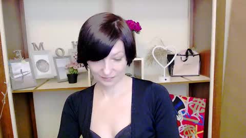 Snapshot of angelinalov_ chatting on 01/21/25, 11:24 Angelina online show from 01/21/25, 11:24
