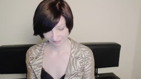 Snapshot of angelinalov_ chatting on 02/08/25, 10:39 Angelina online show from 02/08/25, 10:39