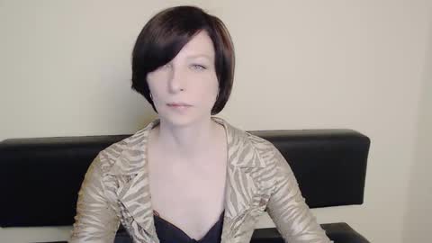 Snapshot of angelinalov_ chatting on 02/08/25, 01:44 Angelina online show from 02/08/25, 01:44