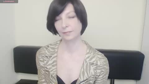 Snapshot of angelinalov_ chatting on 02/10/25, 10:53 Angelina online show from 02/10/25, 10:53