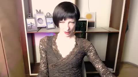 Snapshot of angelinalov_ chatting on 11/11/25, 07:52 Angelina online show from 11/11/25, 07:52