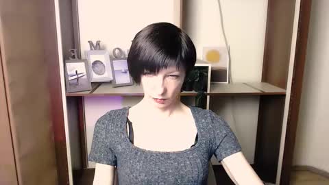 Snapshot of angelinalov_ chatting on 11/14/25, 08:13 Angelina online show from 11/14/25, 08:13